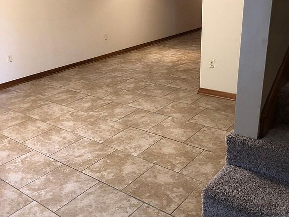 5th image of 404 W Center Ave APT 2