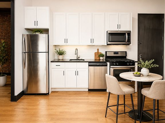 4th image of 760 Putman Ave #4L