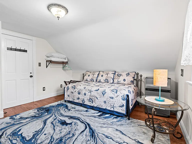 75 Webb Ave #UPPER -WEEKLY — Photo 28