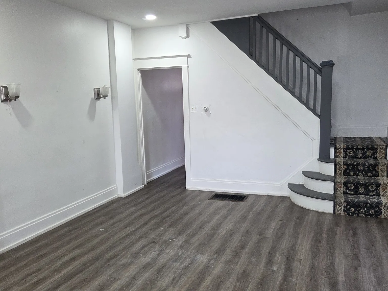 3 bed, 1239 sqft, $2,000 — Photo 3