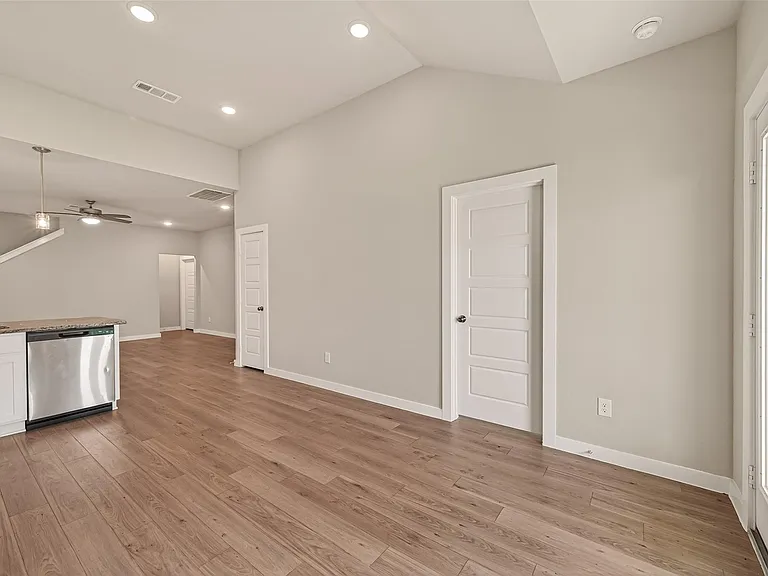 21630 Wave Hollow Dr — Photo 8