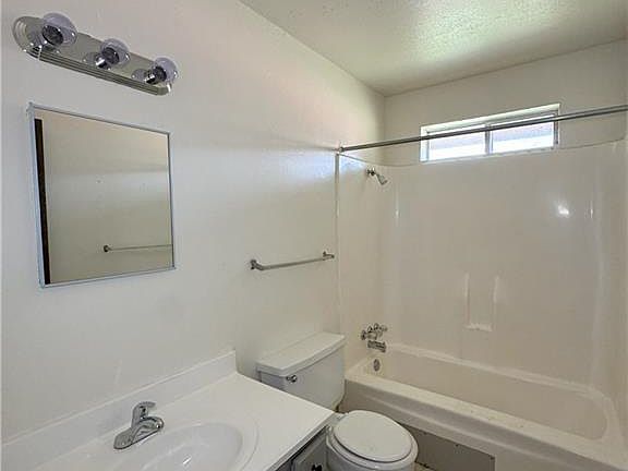 5th image of 2417 W Tamarack Ave #B