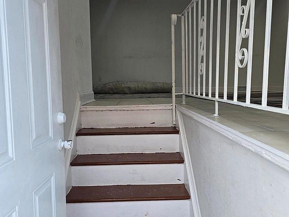 5th image of 2118 Benson St