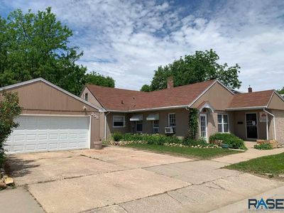 208 N Wind St, Flandreau, SD, 57028