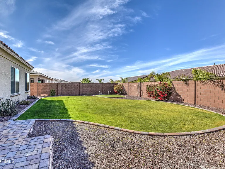 2364 E Susan Dr — Photo 15
