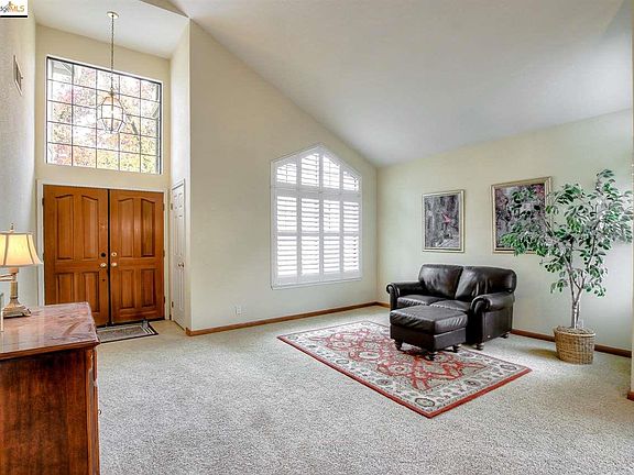 3rd image of 4663 Country Hills Dr