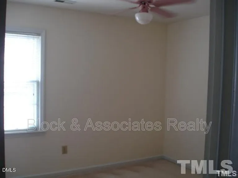 311 Wax Myrtle Ct — Photo 8