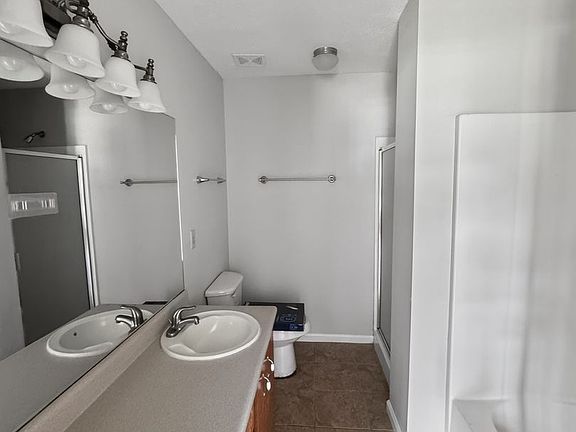 5th image of 12 E Beaver Ln