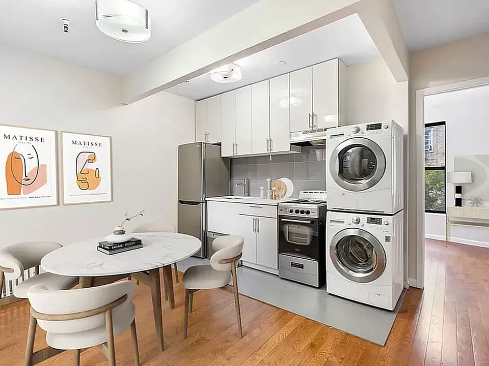 1st image of 6 Saint Nicholas Ter APT 3C