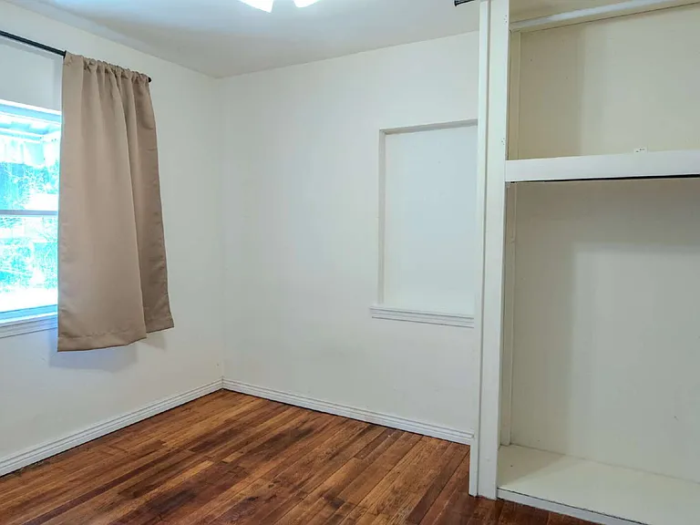 234 Hudson Ave — Photo 8