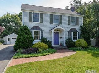 164 Clinton Ave, Huntington, NY 11743