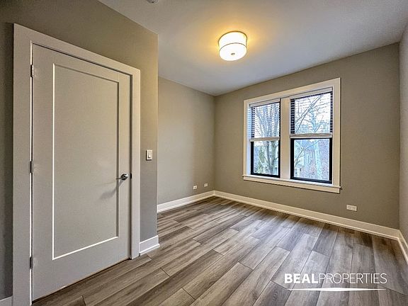 3rd image of 3933 N Janssen Ave #S2