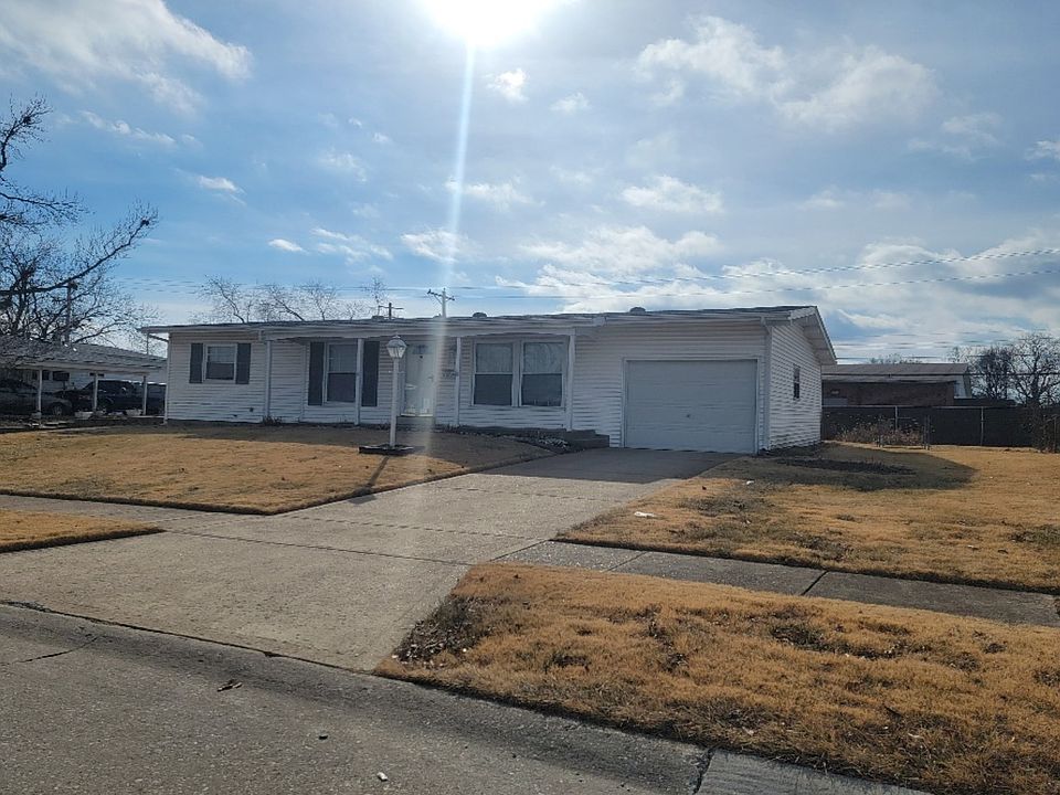 2nd image of 560 Wren Dr