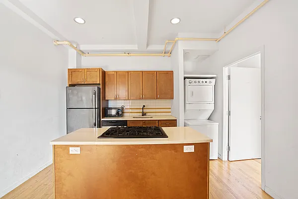 Rented by Vertical Real Estate LLC | media 2