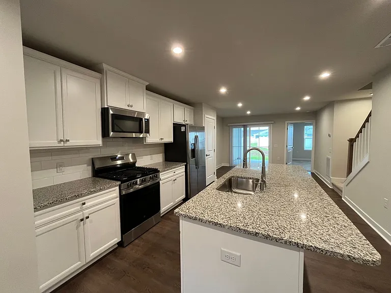 4184 Farmfield Dr — Photo 7