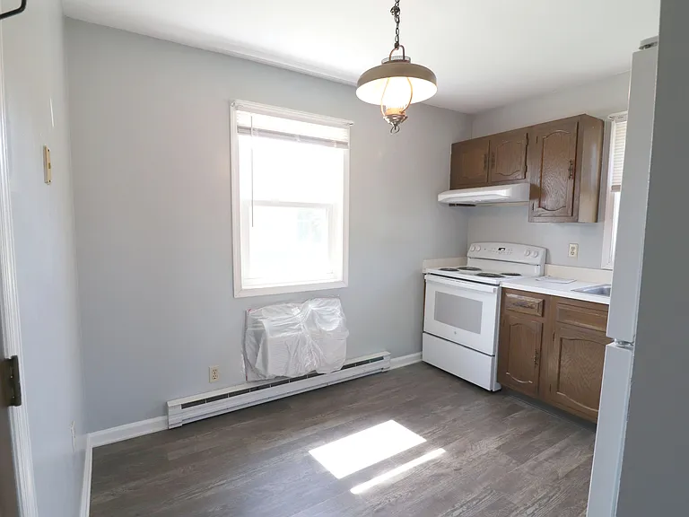 244 Colonial Dr — Photo 9