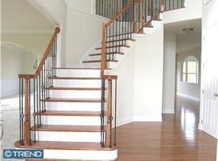 8 Thoroughbred Ct, Upper Deerfield Twp, NJ 08302