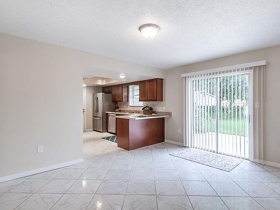 3rd image of 3042 Heather Glynn Dr