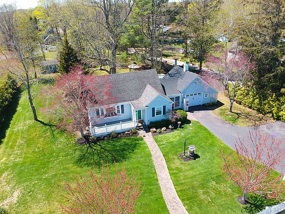 3rd image of 32 Atlantic Ave