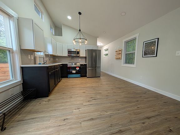 2nd image of 3834 Presidents Rd