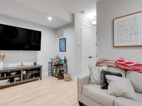 287 Webster Avenue image 3 of 21