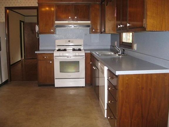 LRG KITCHENALL APPLIANCES