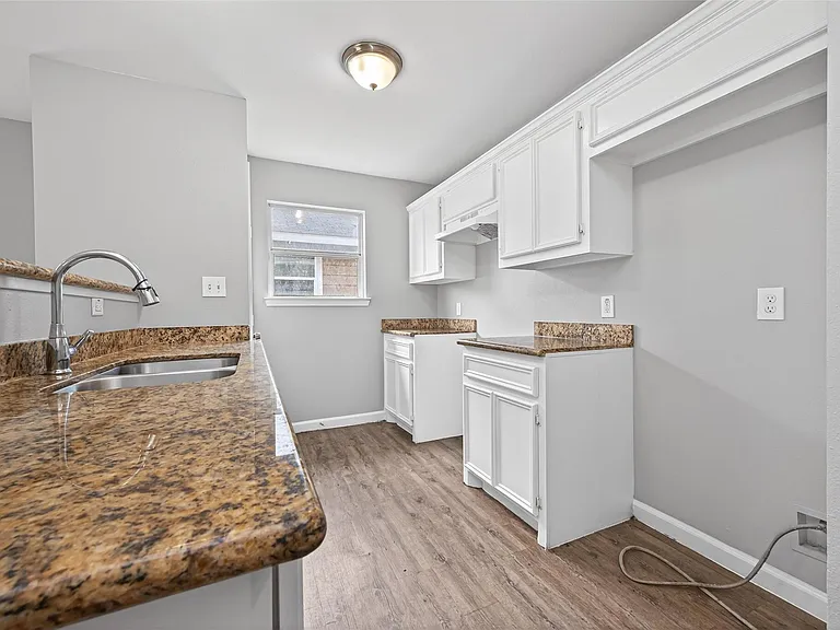 7521 Dyer St — Photo 15