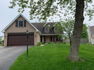 7 Ash Ct, Streamwood, IL 60107