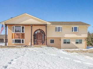 Chambers Rd, Pinckney, MI 48169