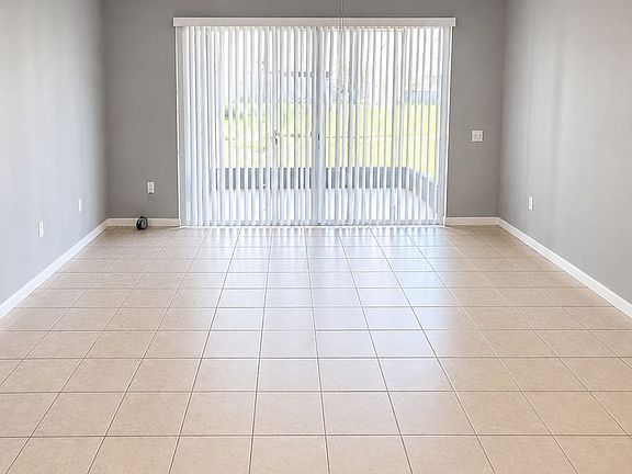 5th image of 3149 Stowe St Unit 102