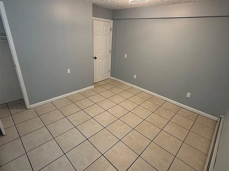 480 Saint Johns St — Photo 6