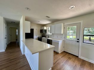 909 N 6th St, Sanger, TX 76266