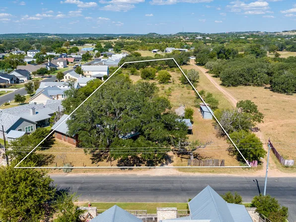 604 N Cherry St, Fredericksburg, TX 78624