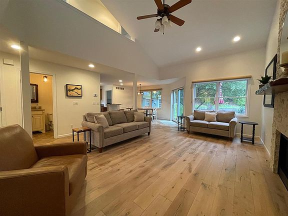 5th image of 729 Lake Park Dr