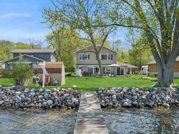 7550 N Shore Cir N, Forest Lake, MN 55025