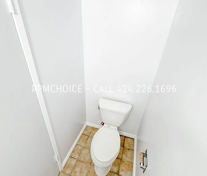 23821 Stanhurst Ave — Photo 45