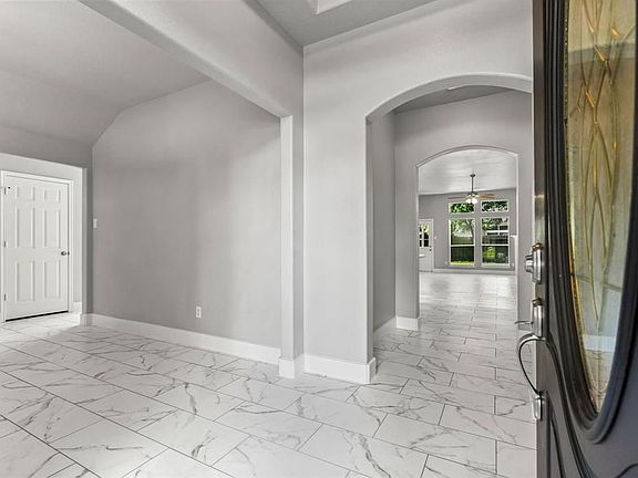 5th image of 20231 Avery Point Dr