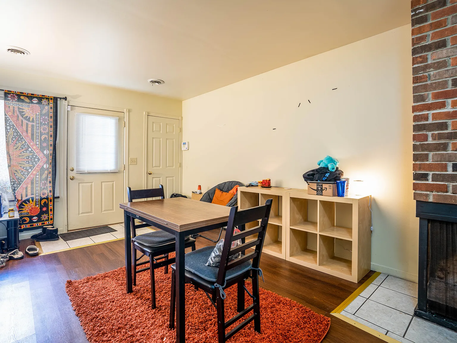2 bed, 1.5 bath, 1000 sqft, $1,295 — Photo 2