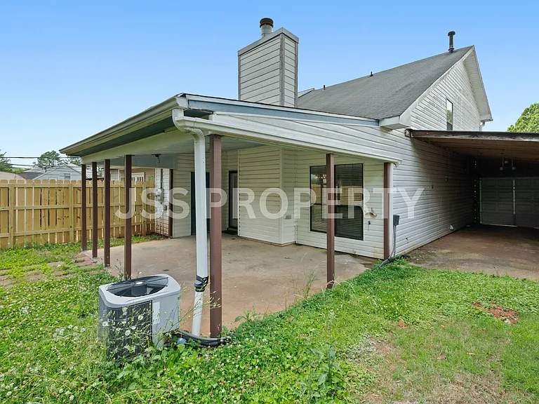 2267 Cheshire Dr — Photo 26