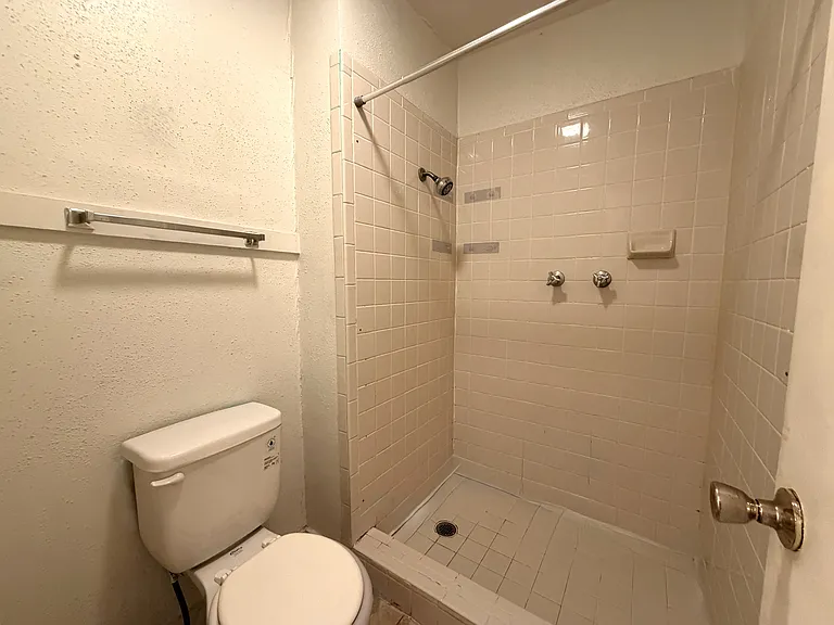 4915 Sierra Madre Dr — Photo 12