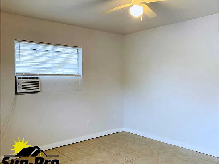 708 Georgia St #2 — Photo 10