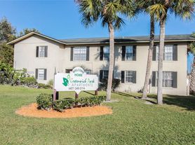 546 Creekwood Dr, Orlando, FL