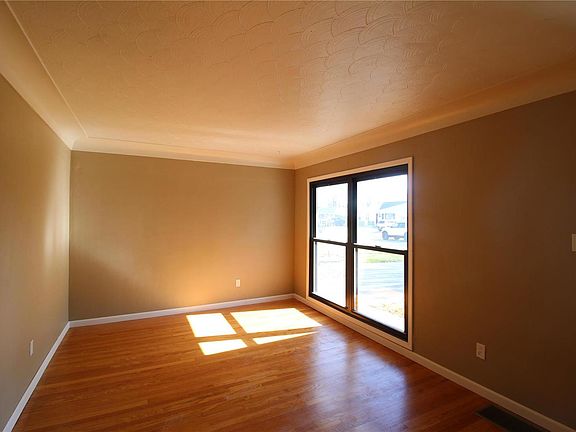 5th image of 2917 Dogwood Dr