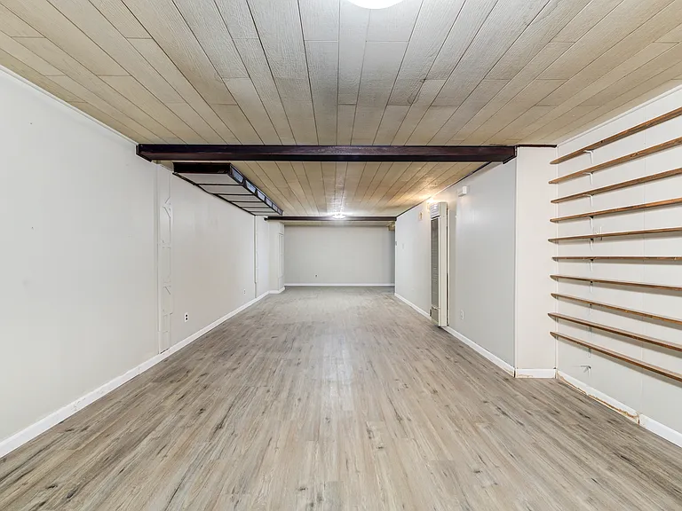 8435 Bridle Spur Dr — Photo 34