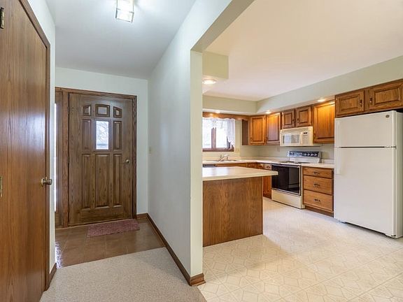 4th image of 1502 GRAHAM STREET