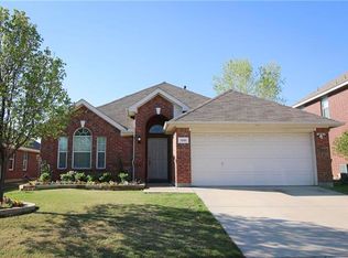 1301 Oakridge Dr, Euless, TX 76040
