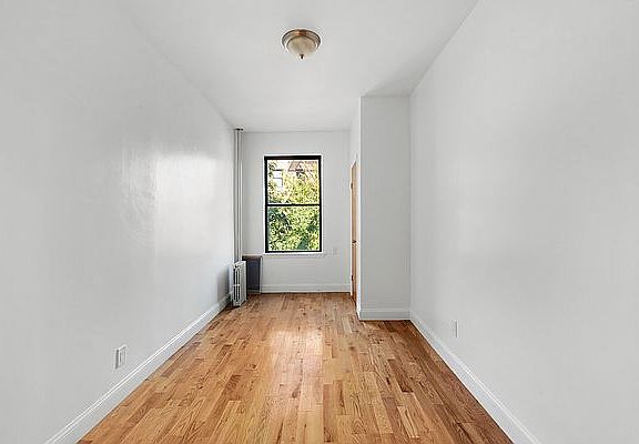 5th image of 728 W 181st St APT 38