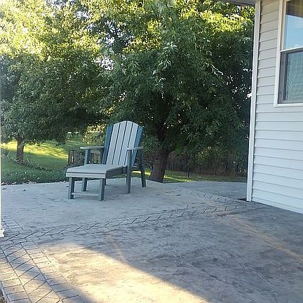 Patio w/ stamped concrete