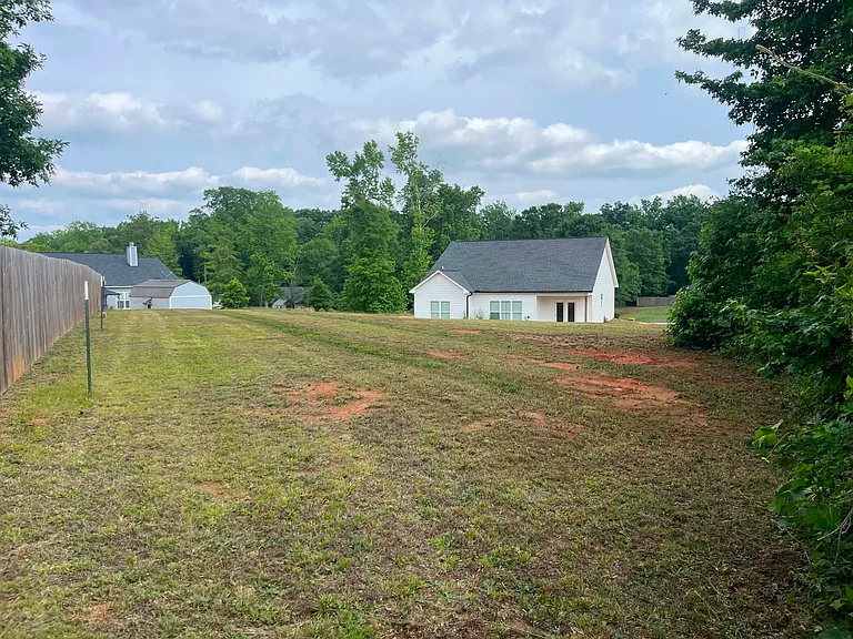 308 N Point Cir — Photo 38