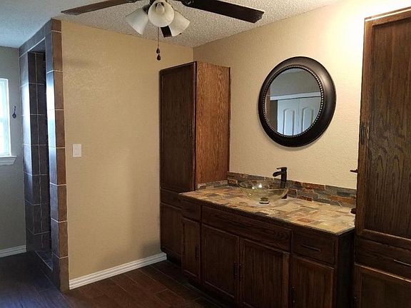 4th image of 5728 Cedar Creek Dr